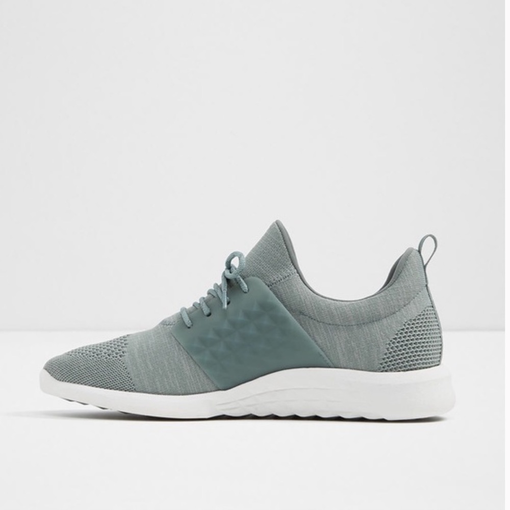 EUC!! Aldo Mx light green sneakers